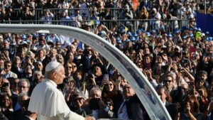Le Pape Léon XIV à Lourdes avant la messe